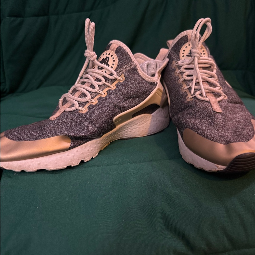 Nike Gray and Gold Hurache Athletic Shoes